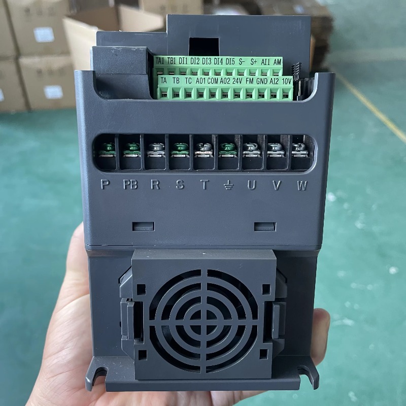 2.2KW 3HP Solar Water Pump Inv - огляд і ціна Solar Pump Inverter 2.2Kw